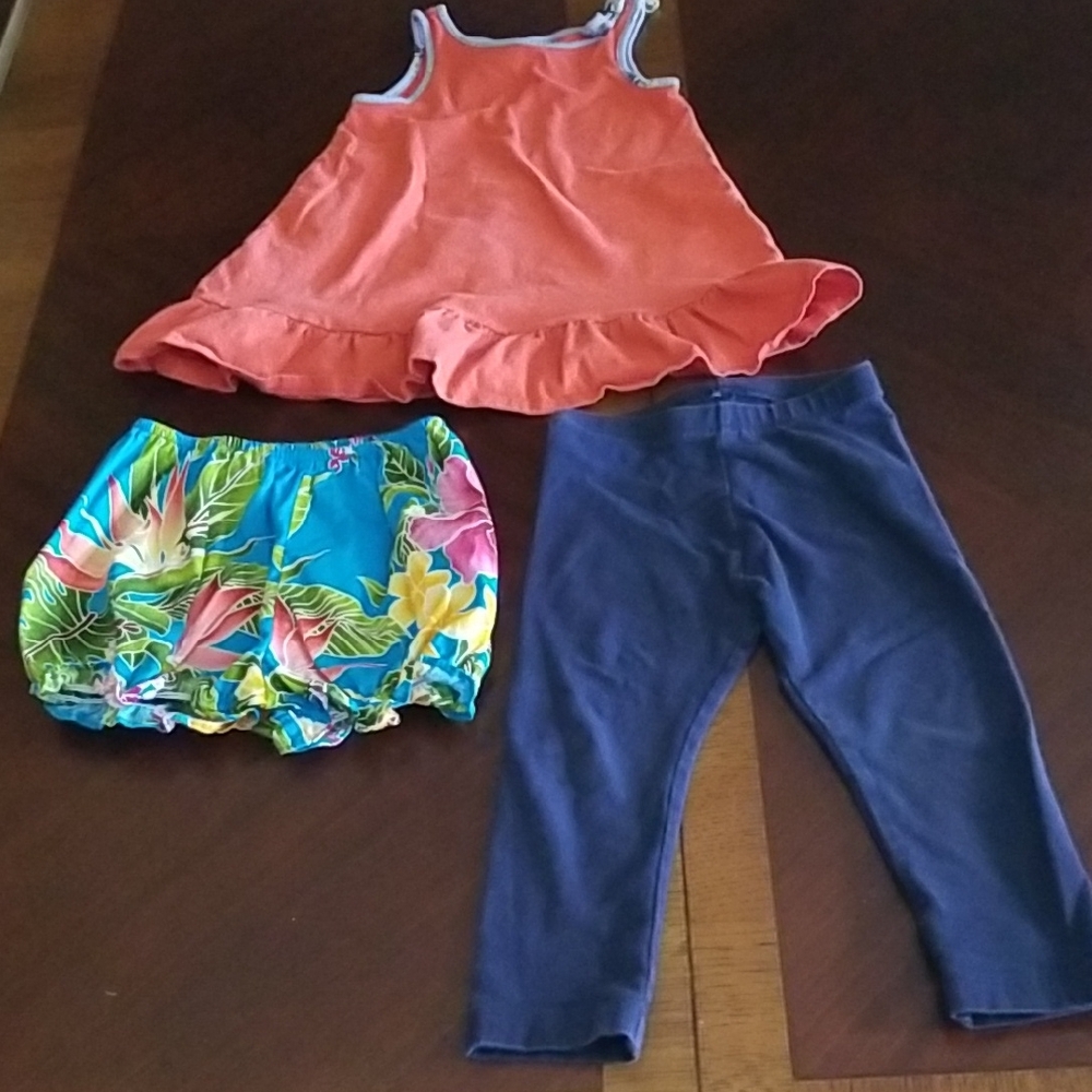 ❣5 for $25 Sale❣ GAP Coral Ruffle Tank, Floral Shorts & Navy Leggings - Size 2